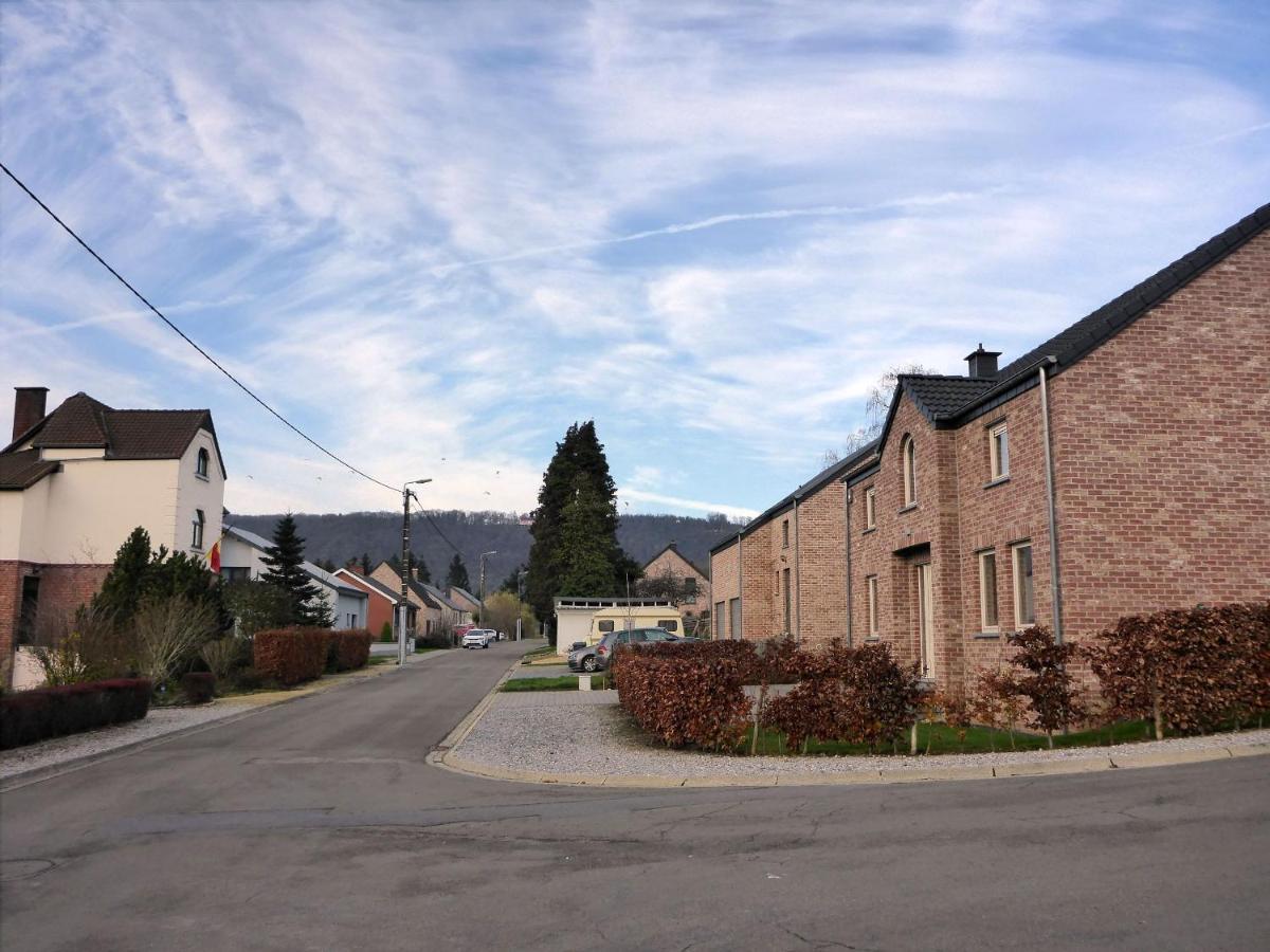 Maison et vélos à Godinne dans la Vallée de la Meuse Exterior foto